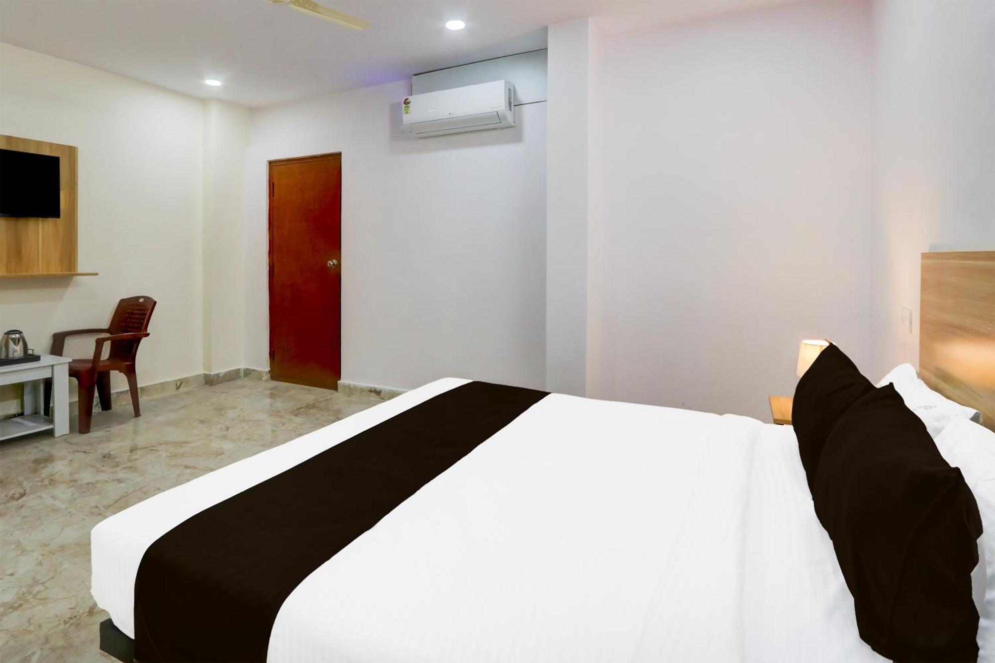 Hotel O Living Tree In Haiderabad Buitenkant foto